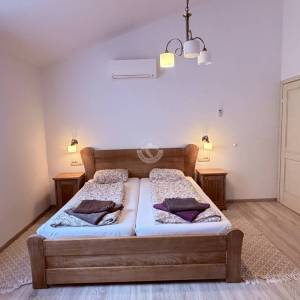 Poreč, Jasenovica– moderna  vila s bazenom u prirodnum ambijentu- na 744 m²  zemljišta