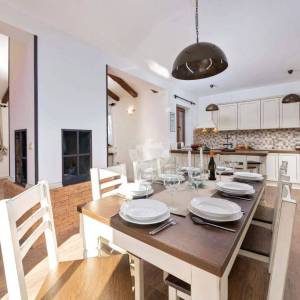 Poreč, Jasenovica– moderna  vila s bazenom u prirodnum ambijentu- na 744 m²  zemljišta
