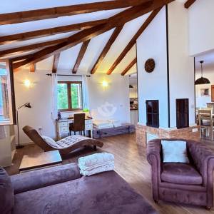 Poreč, Jasenovica– moderna  vila s bazenom u prirodnum ambijentu- na 744 m²  zemljišta