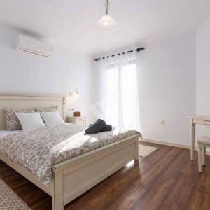 Poreč, Jasenovica– moderna  vila s bazenom u prirodnum ambijentu- na 744 m²  zemljišta