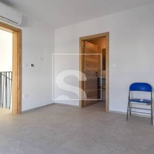 Poreč, moderna vila s 4 spavaće sobe i bazenom 4 km do mora