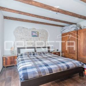 Poreč okolica - Samostojeća kamena kuća s velikim vrtom blizu mora