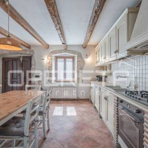 Poreč okolica - Samostojeća kamena kuća s velikim vrtom blizu mora