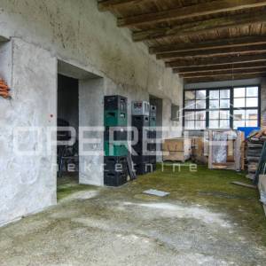 Poslovna zgrada, Pregrada, Centar, Krapinsko zagorska županija, 427,42m2 na parc