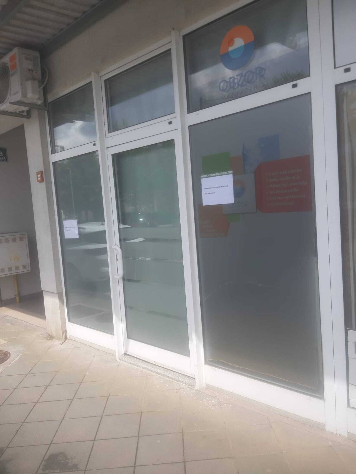 Poslovni prostor za najam – Karlovac, Luščić (30 m²)