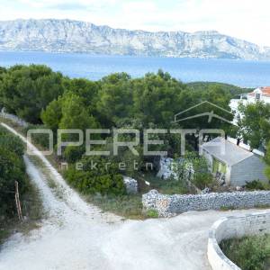 Povlja, Brač, građevinsko zemljište blizu mora, 800 m2