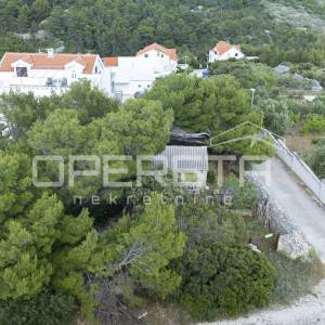 Povlja, Brač, građevinsko zemljište blizu mora, 800 m2