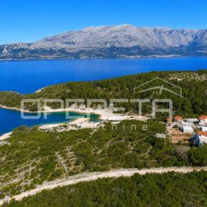 Povlja, Brač, građevinsko zemljište blizu mora, 800 m2