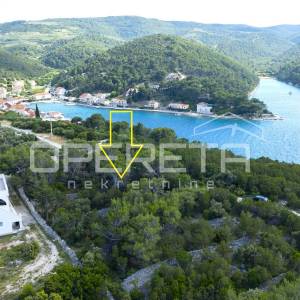 Povlja, Brač, građevinsko zemljište blizu mora, 800 m2