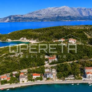 Povlja, Brač, građevinsko zemljište blizu mora, 800 m2