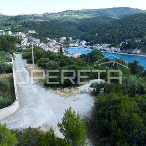 Povlja, Brač, građevinsko zemljište blizu mora, 800 m2