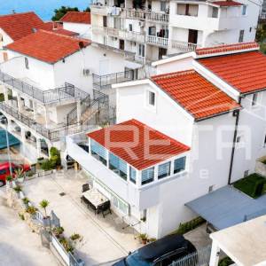 Predivna kuća s više stambenih jedinica – Mastrinka, Trogir,pogled na more