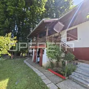 Predivna vikendica u mirnoj zelenoj oazi - Halić