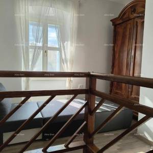PREKRASNA NOVOUREĐENA KAMENA KUĆA S BAZENOM, 1500 M OD MORA