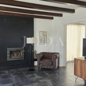 Prekrasna Villa sa bazenom i prostranom okućnicom,Barban okolica