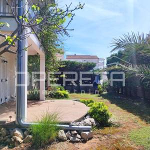 Prilika – Apartman par koraka do mora, gradska voda i kanalizacija, Vir