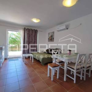 Prilika – Apartman par koraka do mora, gradska voda i kanalizacija, Vir