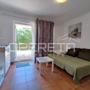 Prilika – Apartman par koraka do mora, gradska voda i kanalizacija, Vir