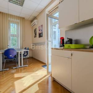 Prodaja, Donji grad, komforan peterosoban stan 136 m2