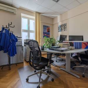 Prodaja, Donji grad, komforan peterosoban stan 136 m2