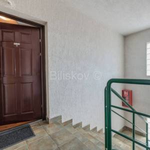 Prodaja, Gajnice, dvosoban stan površine 46 m² na 3. katu, bez lifta 