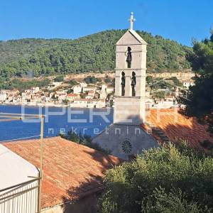 PRODAJA, NOVOUREĐENA GARSONJERA U CENTRU VISA 