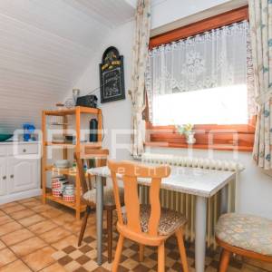 PRODAJA, SAMOSTOJEĆA KUĆA, KRAPINSKE TOPLICE / KLOKOVEC, 243 m² neto stambene po