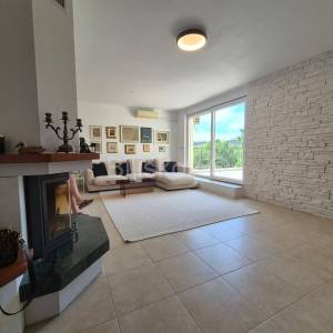 Prodaja, Srebrnjak, četverosobni dvoetažni stan 190m2, garaža