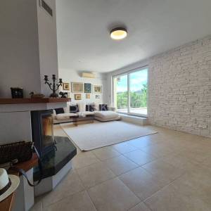 Prodaja, Srebrnjak, četverosobni dvoetažni stan 190m2, garaža