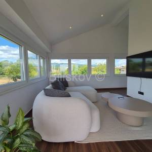 Prodaja, Srebrnjak, četverosobni dvoetažni stan 190m2, garaža