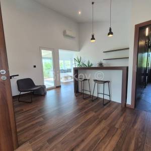 Prodaja, Srebrnjak, četverosobni dvoetažni stan 190m2, garaža