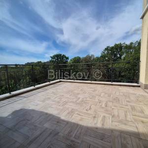 Prodaja, Srebrnjak, četverosobni dvoetažni stan 190m2, garaža
