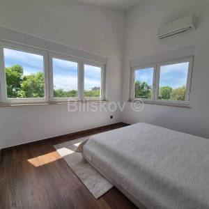Prodaja, Srebrnjak, četverosobni dvoetažni stan 190m2, garaža