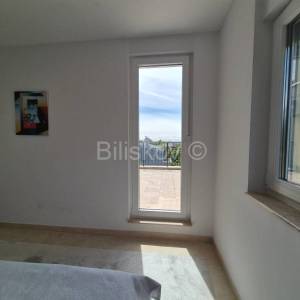 Prodaja, Srebrnjak, četverosobni dvoetažni stan 190m2, garaža