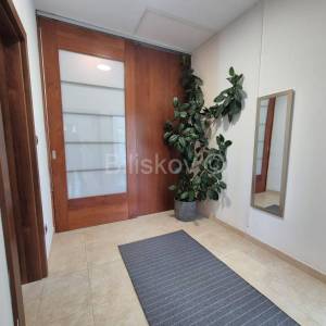 Prodaja, Srebrnjak, četverosobni dvoetažni stan 190m2, garaža