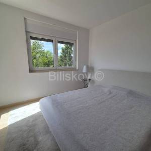 Prodaja, Srebrnjak, četverosobni dvoetažni stan 190m2, garaža