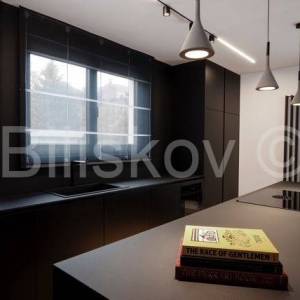 Prodaja, Srebrnjak , peterosoban stan 151m2 na 1 katu, garaža, PM