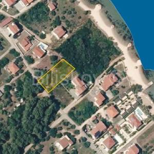 Prodaja, Pašman, atraktivna parcela1.048 m2, drugi red do mora