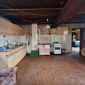 Prodaja,Popovača,tradicijska drvena kuća 183m2 + pomoćni objekti