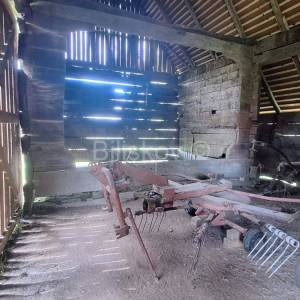 Prodaja,Popovača,tradicijska drvena kuća 183m2 + pomoćni objekti