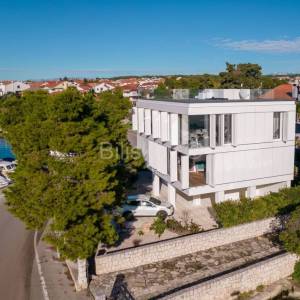 Prodaja, Zadar, Brodarica, novoizgrađena vila, prvi red do mora