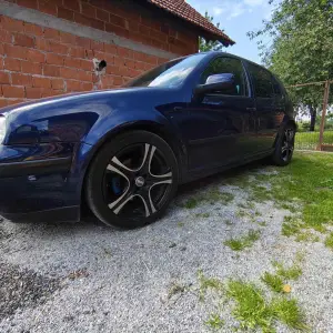 Prodaje golfa 4 u izvrsnom stanje kako limarski tako i mehanički