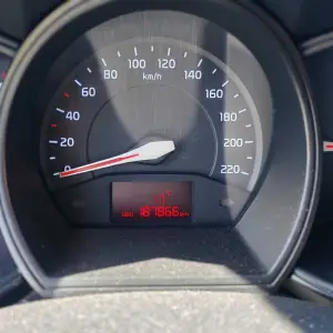 PRODAJE SE KIA RIO 2012 GODINA
