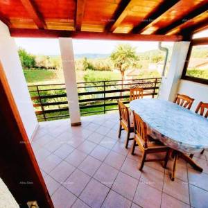 Prodaje se kuća, 170 m2, Karojba