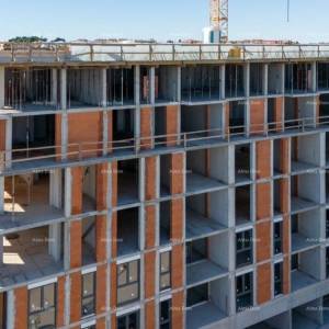 Pula! Pogled na grad. Višestambena, moderna zgrada s liftom, blizu centra. S71