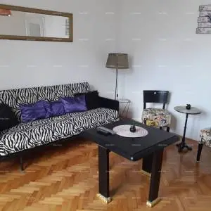 PULA!  Prodaja stana – 80 m², odlična lokacija.