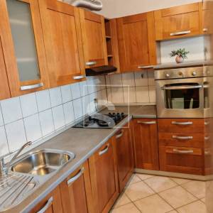 Pula, stan 2S+DB, 74m2, širi centar