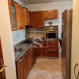Pula, stan 2S+DB, 74m2, širi centar