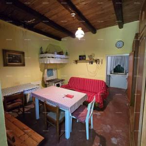 Rakalj, kamena kuća s 1.920 m² građevinskog zemljišta