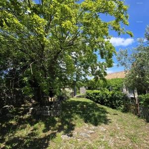 Rakalj, kamena kuća s 1.920 m² građevinskog zemljišta